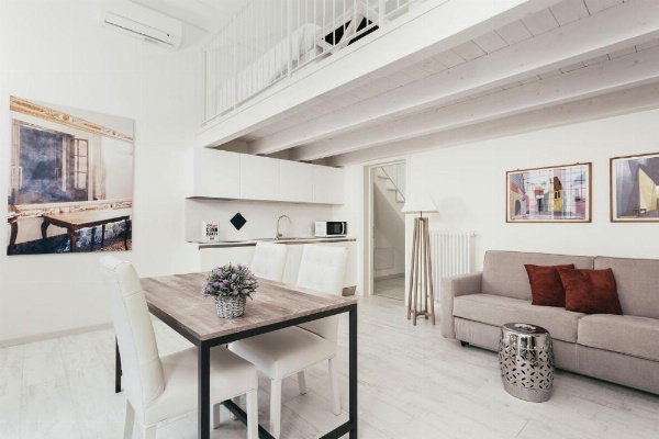 Opera Residence image 17