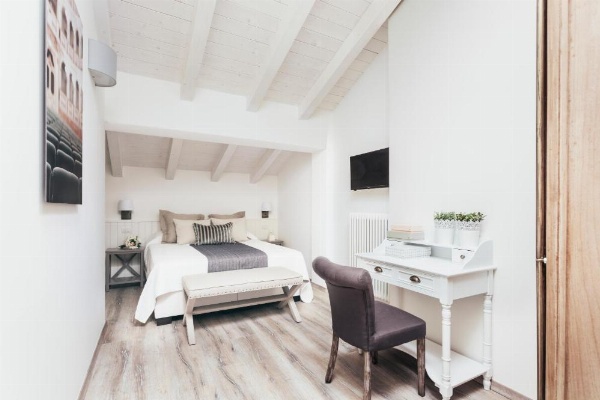 Opera Residence image 20
