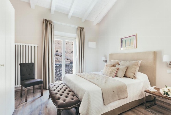 Opera Residence image 25